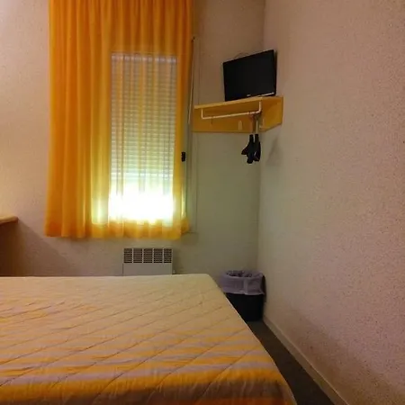 - Restaurante Asador Esperanza ゲストハウス ウエスカ