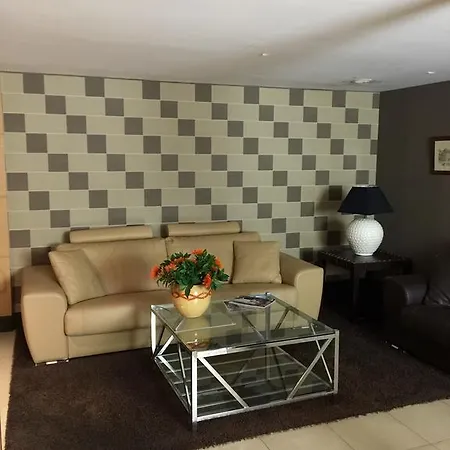 - Restaurante Asador Esperanza ゲストハウス ウエスカ